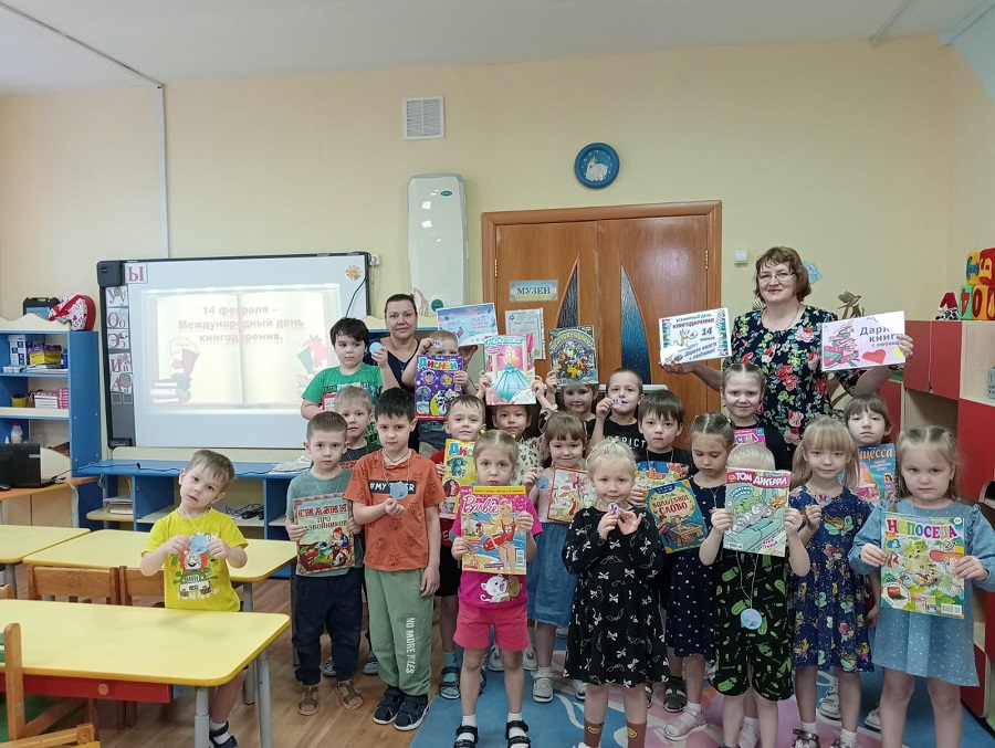 Чеускинская ПБ Акция Дарите книги с любовью.jpg